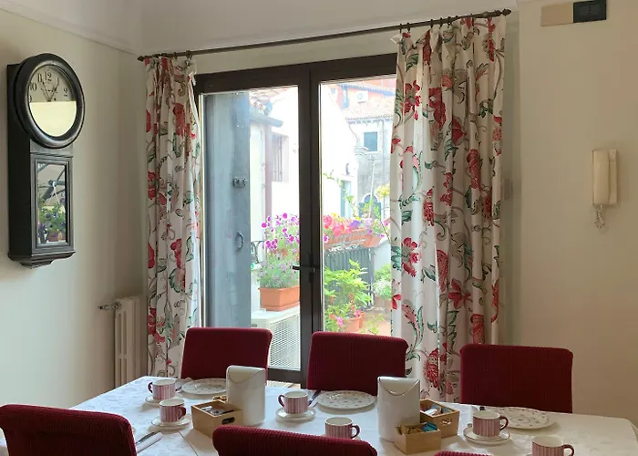 Al Campaniel Couette-café 3*