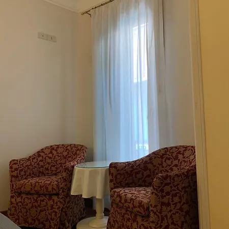 Oda ve Kahvaltı Al Campaniel