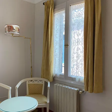 Oda ve Kahvaltı Al Campaniel
